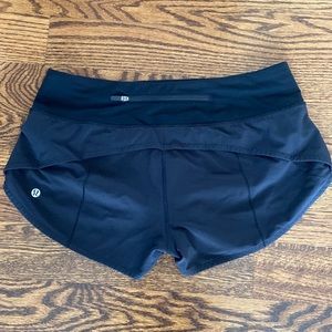 lululemon speed up black 2.5" size 6